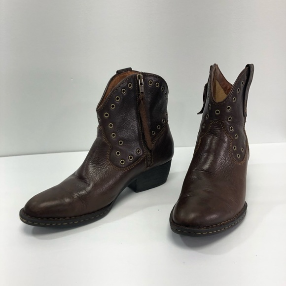 Born Brown Boots - Picture 2 of 9